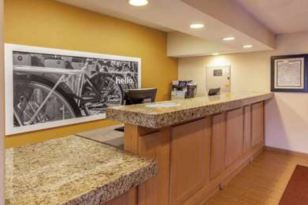 Hampton Inn Minneapolis/Burnsville 3