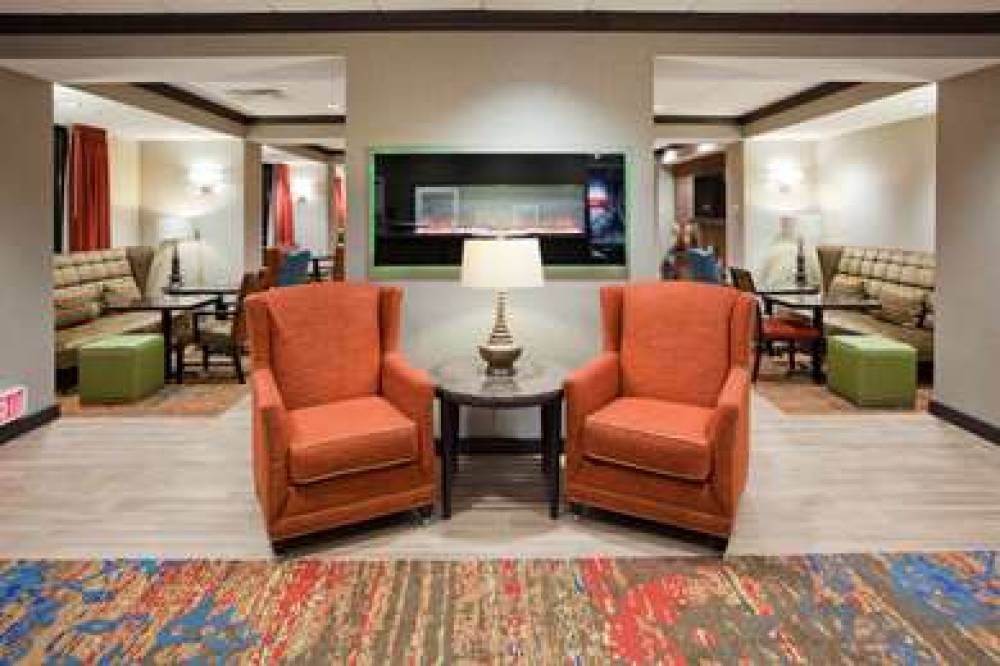 HAMPTON INN-MINNEAPOLIS-ROSEVILLE 7