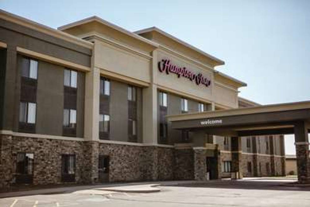 Hampton Inn Mitchell 1