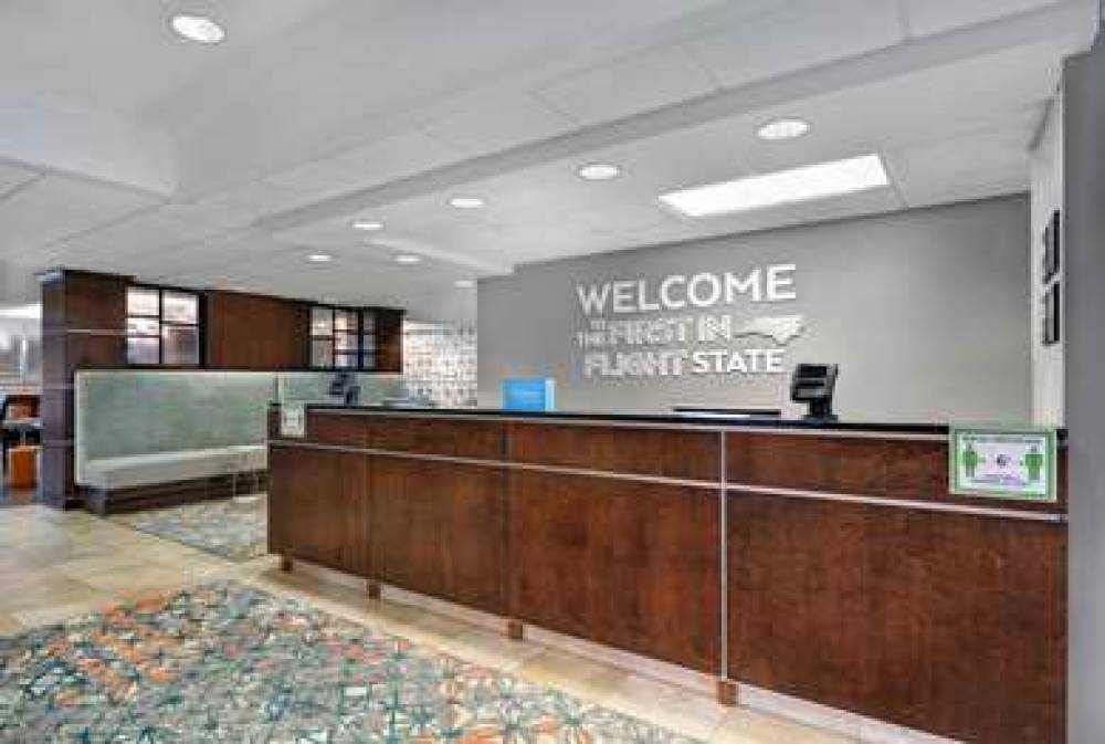 Hampton Inn Monroe 6