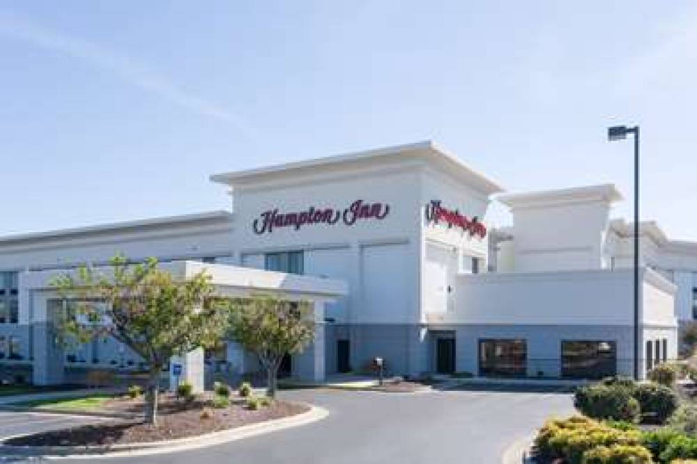 Hampton Inn Mount Airy 1