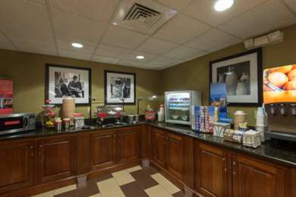 Hampton Inn Mount Airy 7