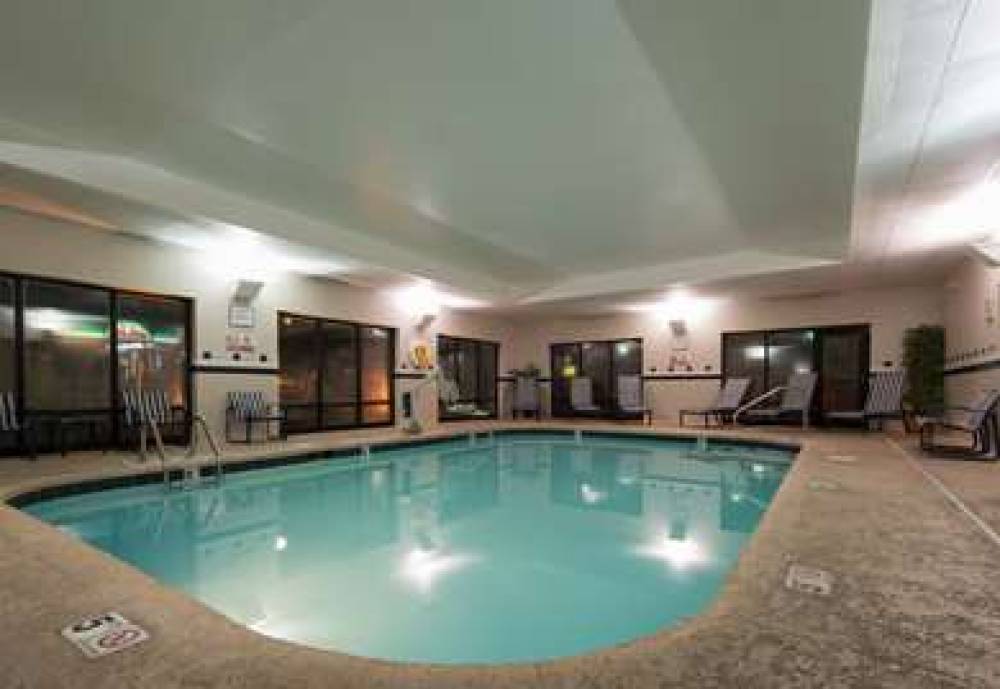 Hampton Inn Mount Airy 5