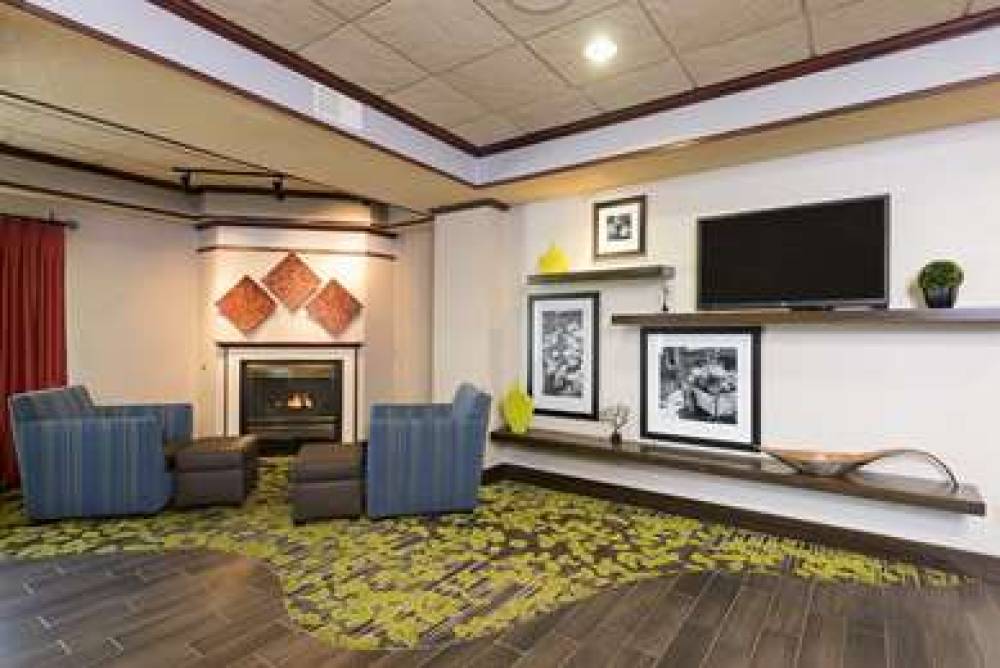 Hampton Inn Mount Pleasant 3