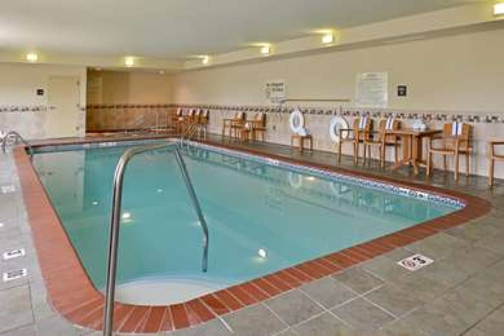 Hampton Inn Muscatine, IA 6