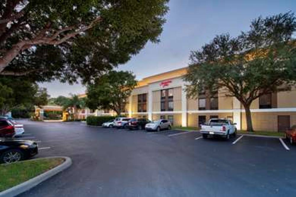 Hampton Inn Naples I-75 2