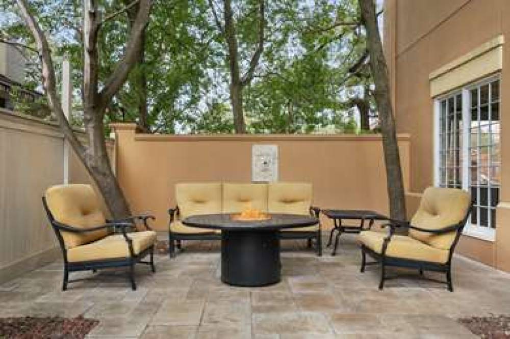 Hampton Inn New Orleans-St. Charles Ave./Garden D 2