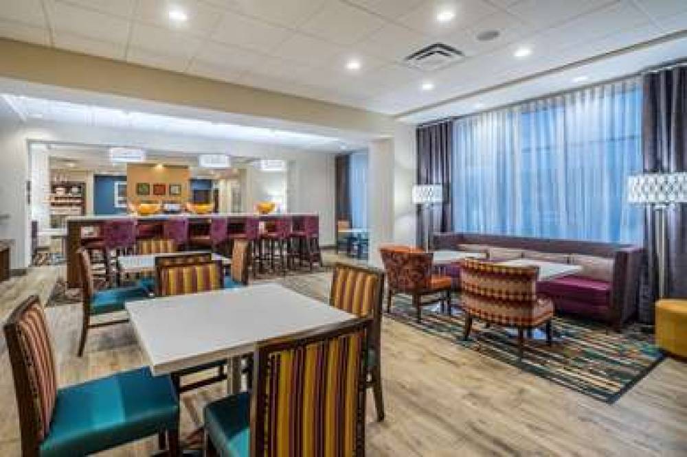 HAMPTON INN NEWPORT 10