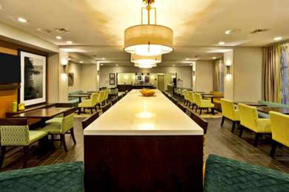 HAMPTON INN NIAGARA FALLS/BLVD 6