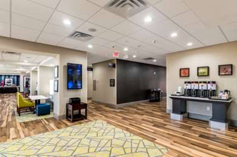 HAMPTON INN OKLAHOMA CITY NORTHEAST 4