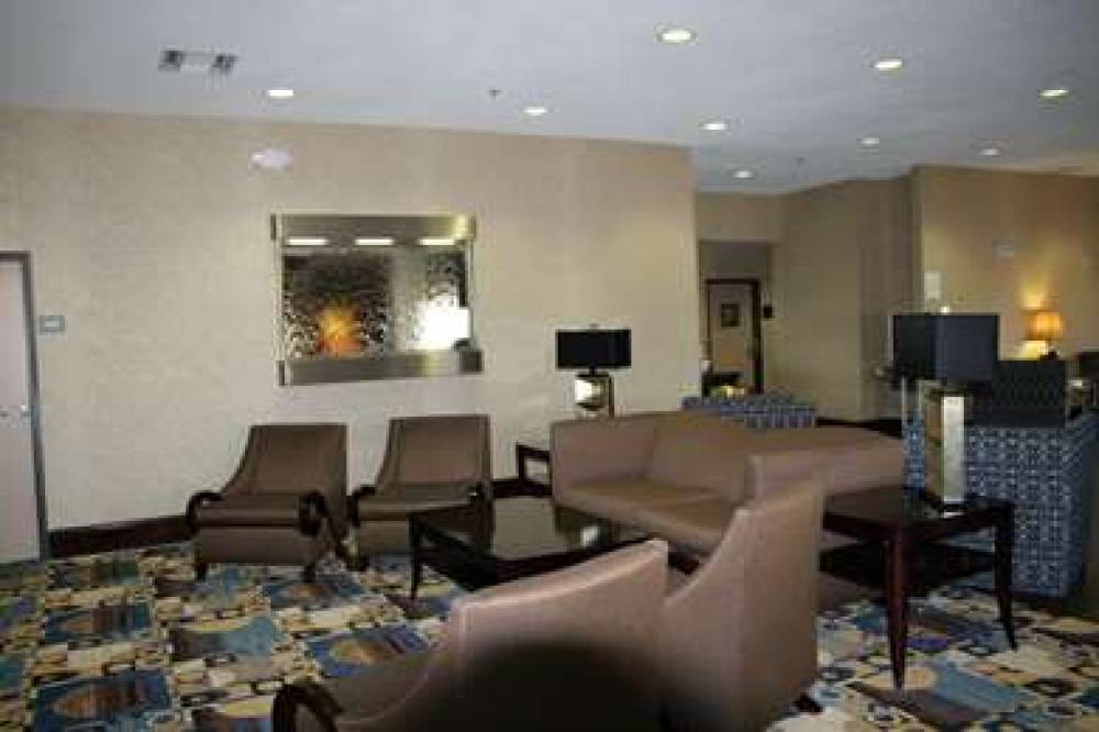 Hampton Inn Olathe 3