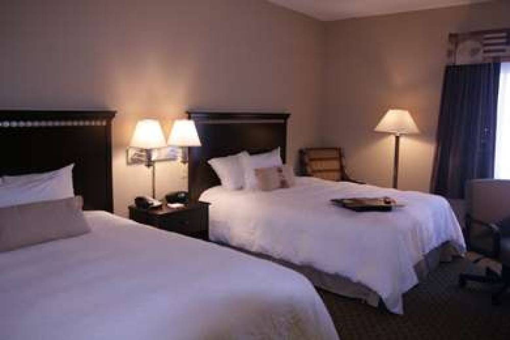 Hampton Inn Olathe 9