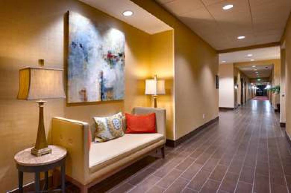 HAMPTON INN OMAHA/WEST DODGE ROAD ( 6