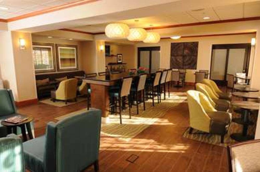 Hampton Inn Omaha West-Lakeside 7