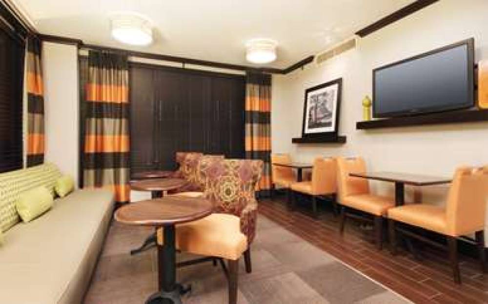 Hampton Inn Overland Park, KS 5