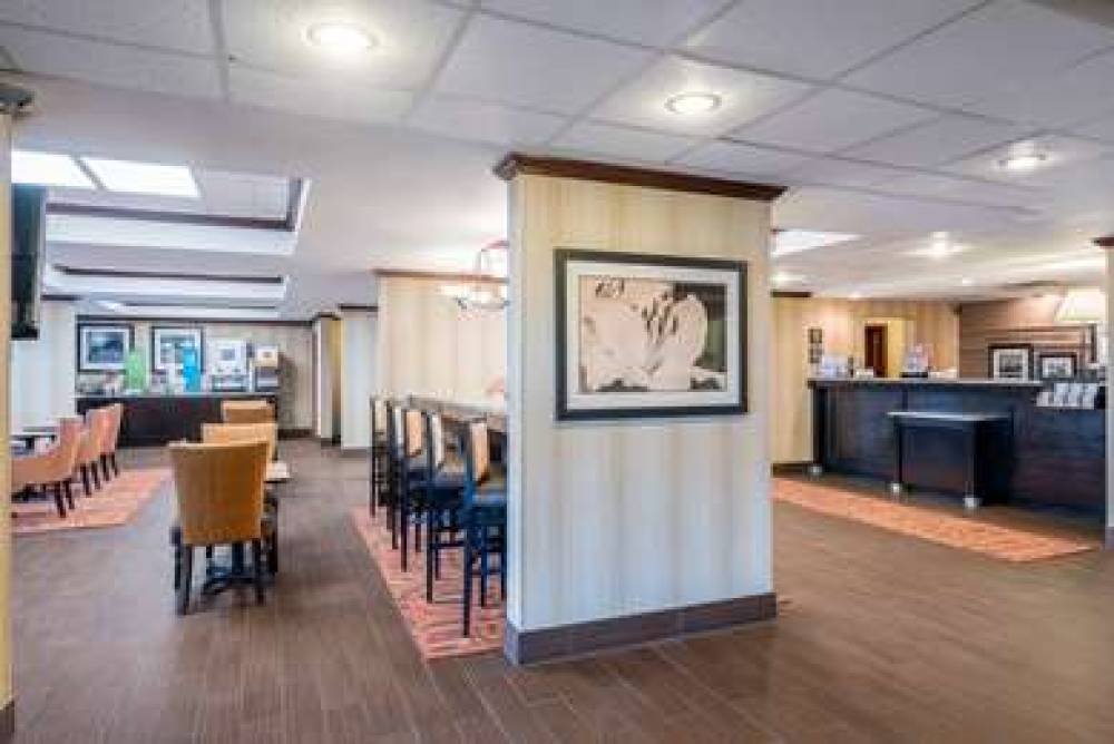 Hampton Inn Parkersburg-Mineral Wells, WV 4