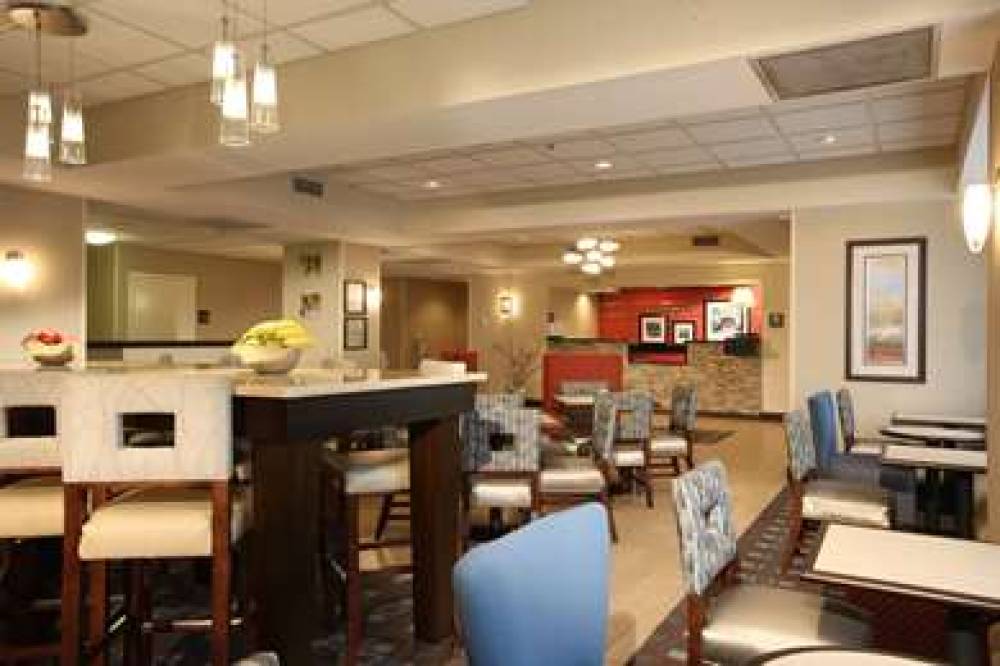 HAMPTON INN PENNSVILLE 2