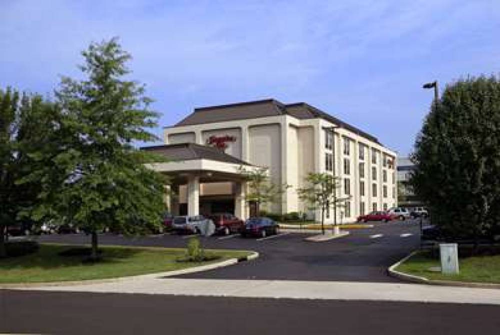 HAMPTON INN PHILADELPHIA/MT. LAUREL 4