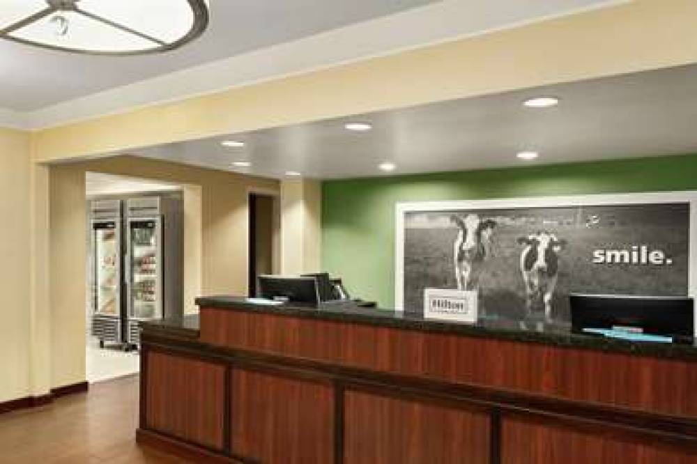 Hampton Inn Portland Airport, OR 8