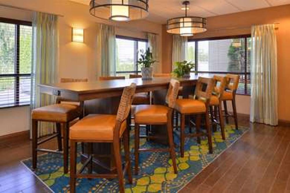 Hampton Inn Portland East 6