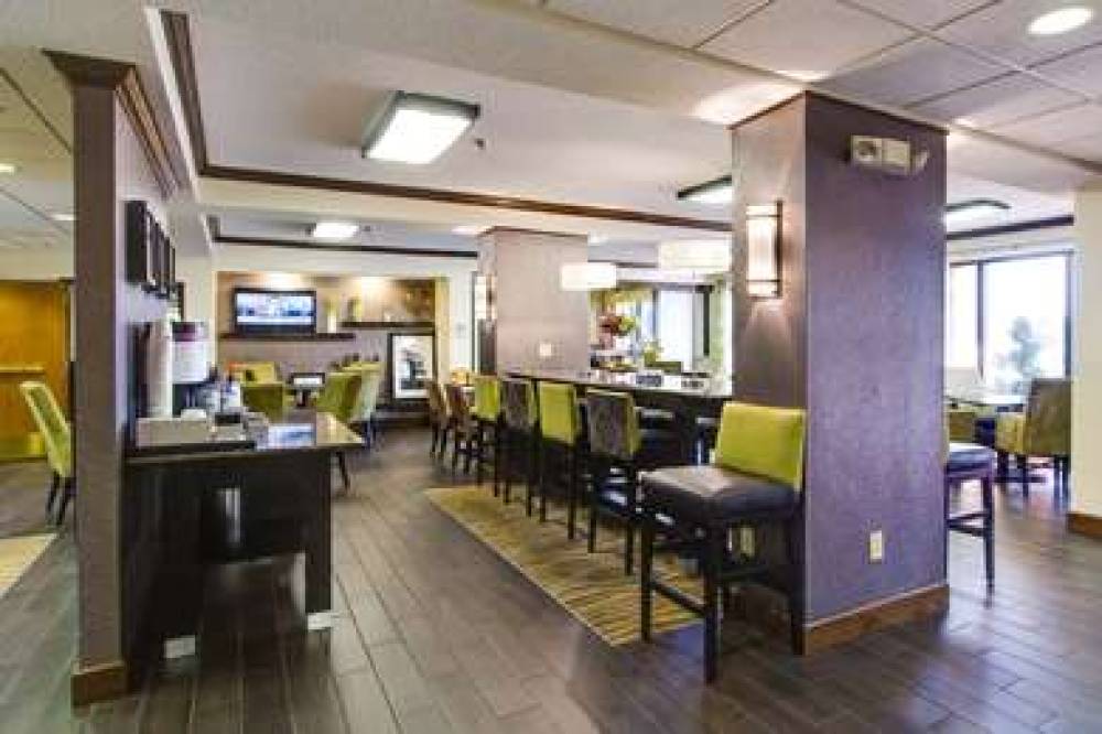 Hampton Inn Salina 6