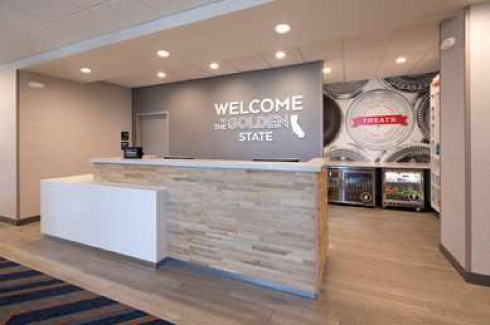 HAMPTON INN SANTA CRUZ WEST 8