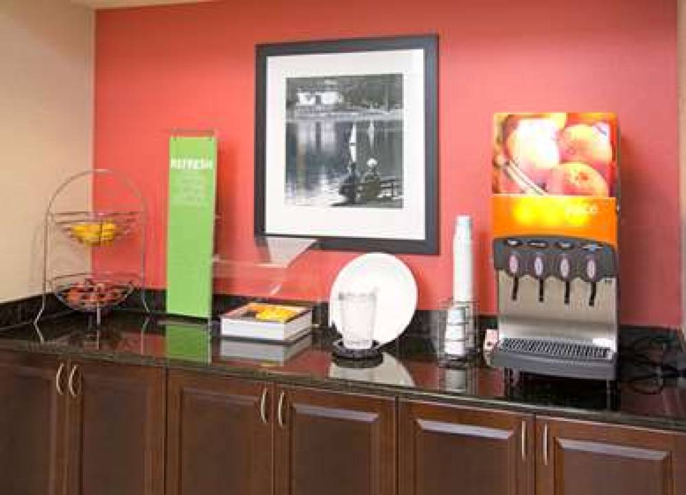 Hampton Inn Schenectady 8