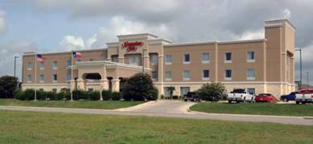 Hampton Inn Seguin, TX 7