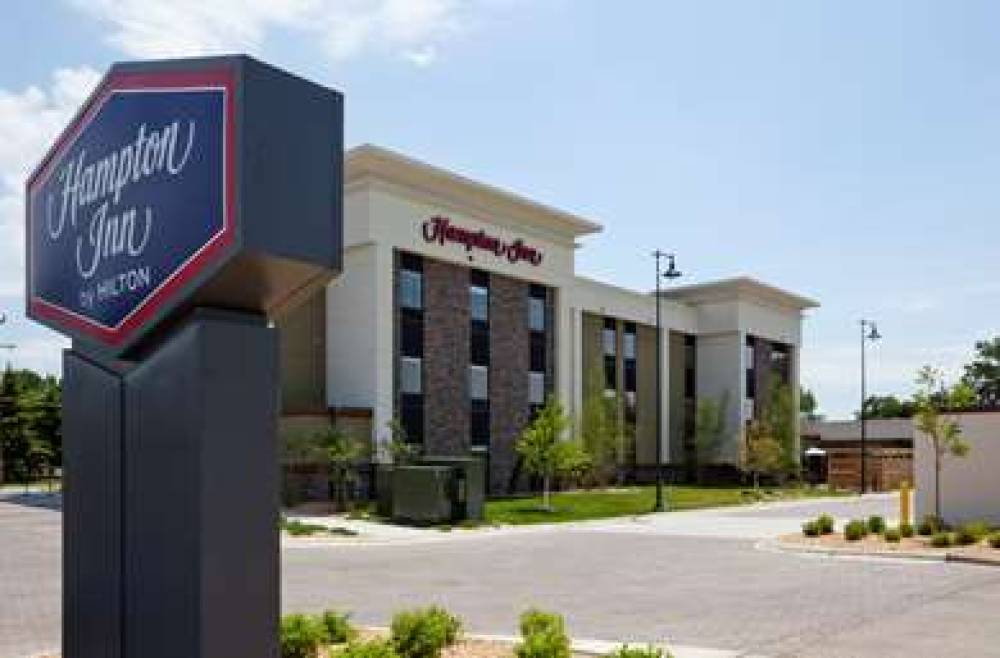 HAMPTON INN SPICER GREEN LAKE, MN 1