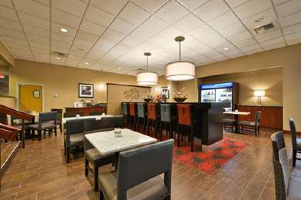 Hampton Inn Spokane 5