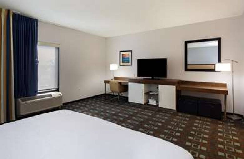 Hampton Inn Spring Hill 10