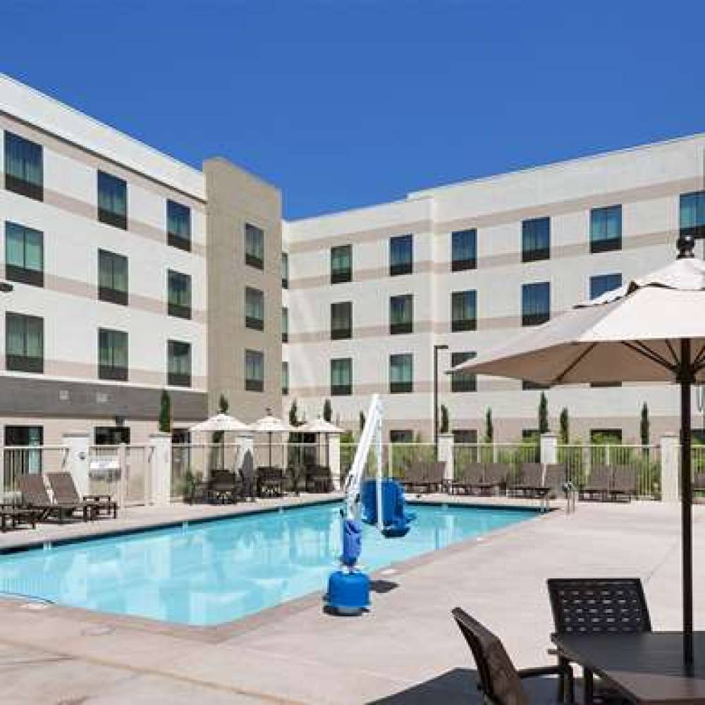 HAMPTON INN STE MURRIETA TEMECULA 8