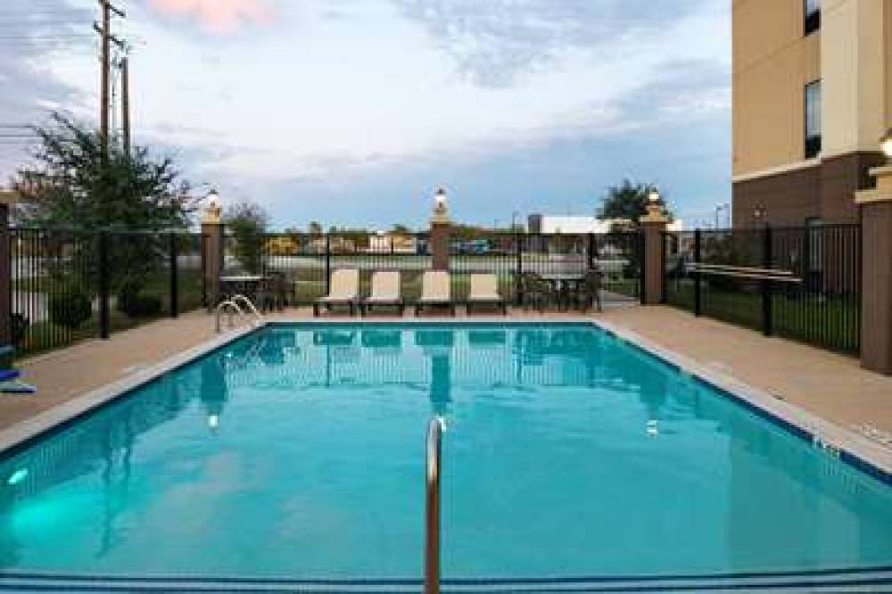 HAMPTON INN SUITES HUTTO AUSTIN 4