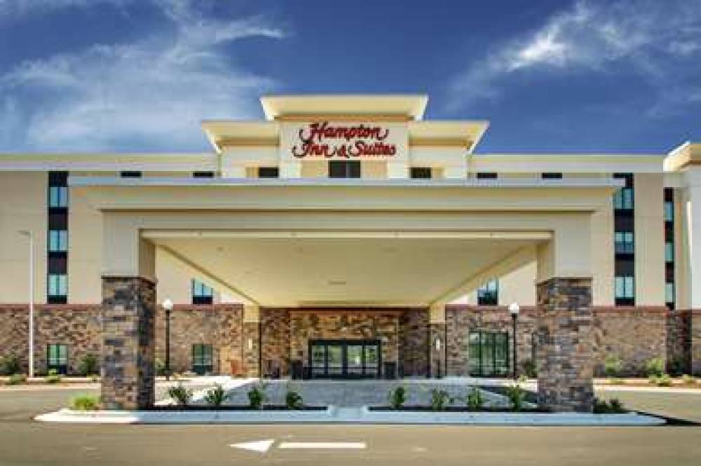 HAMPTON INN SUITES SOUTHPORT 4