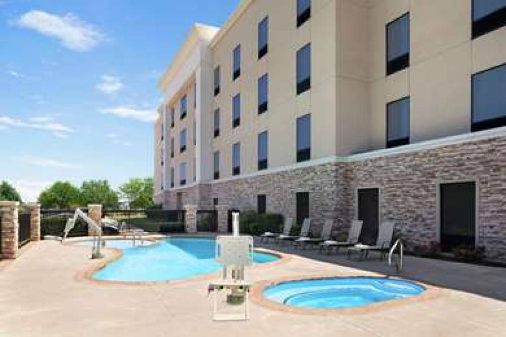 Hampton Inn Sulphur Springs, TX 9