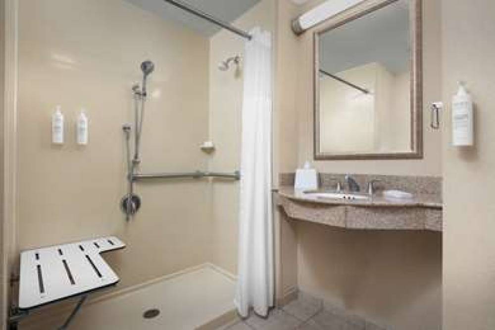 Hampton Inn Syracuse Clay 10