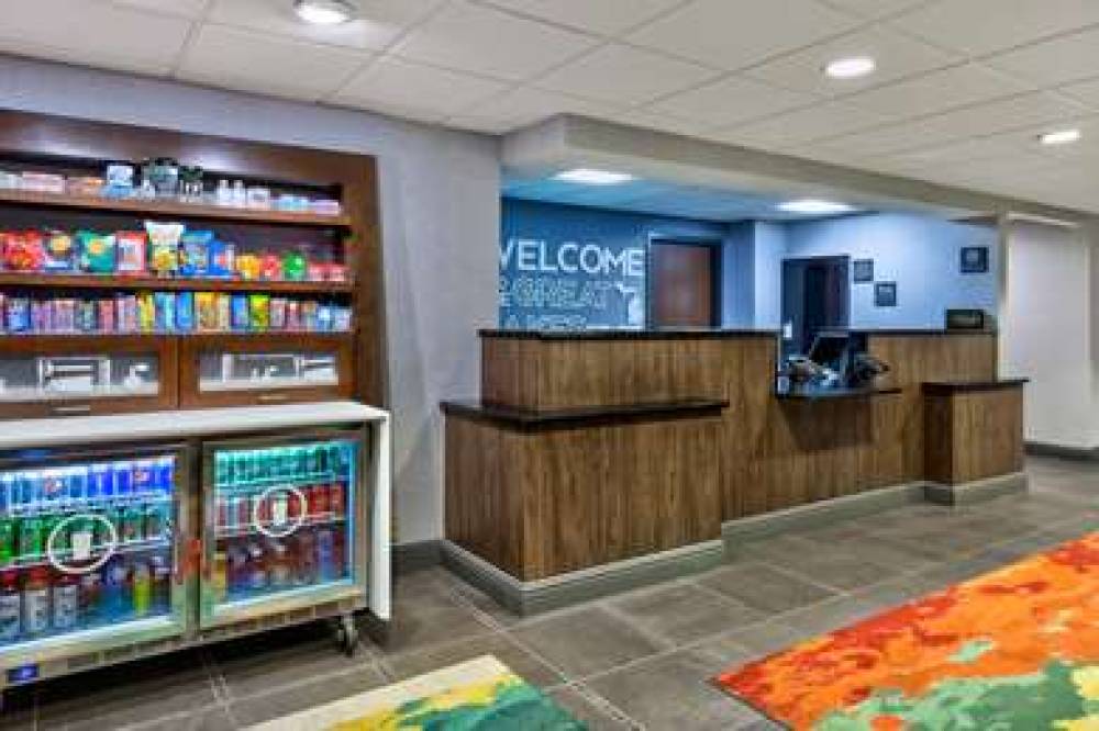 Hampton Inn Traverse City 5