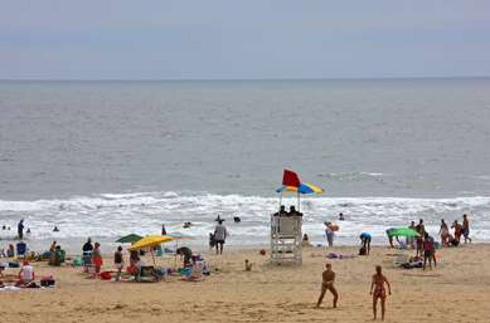 Hampton Inn Virginia Beach-Oceanfront North, VA 9