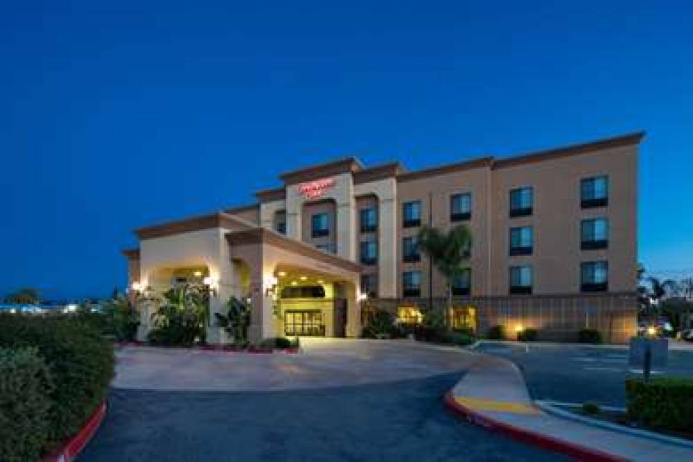 Hampton Inn Visalia, CA 2