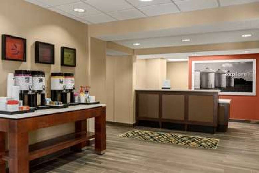 Hampton Inn Wausau 5