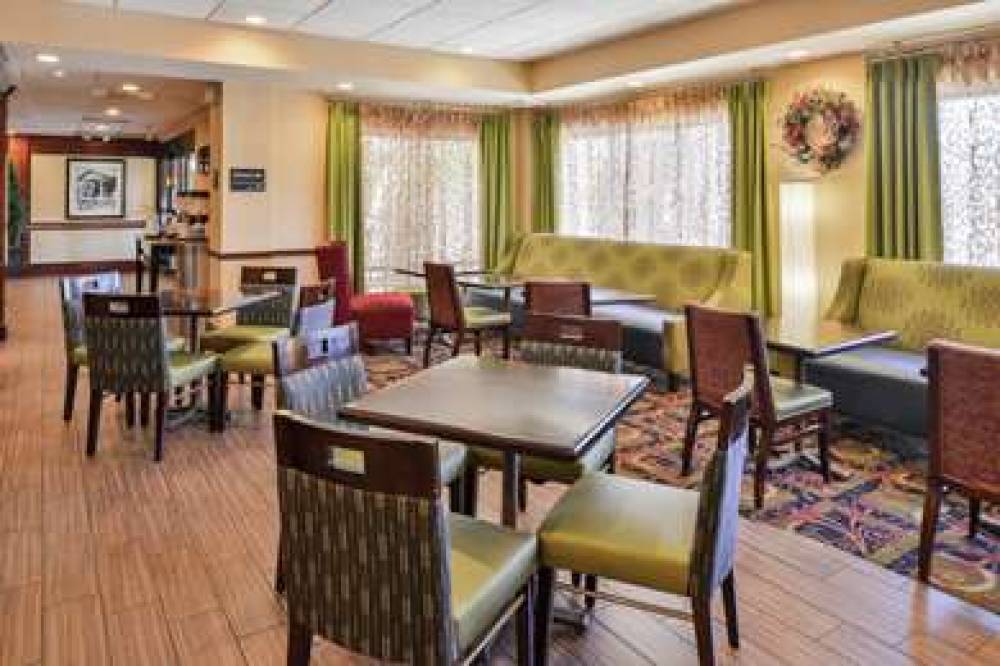 Hampton Inn Waynesboro-Stuarts Draft 2