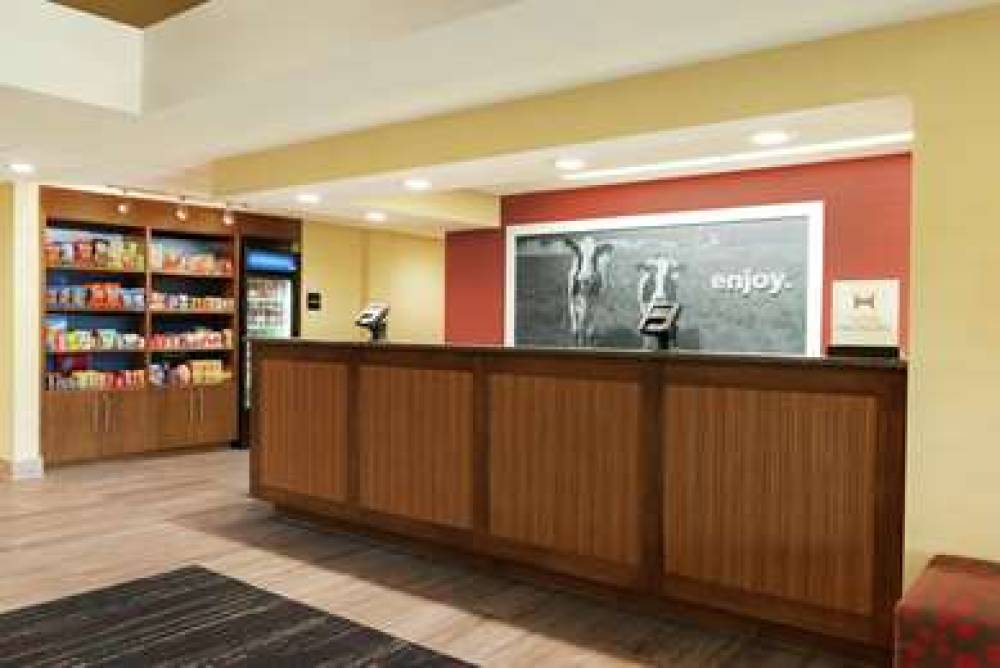 Hampton Inn West Des Moines Lake Drive 7