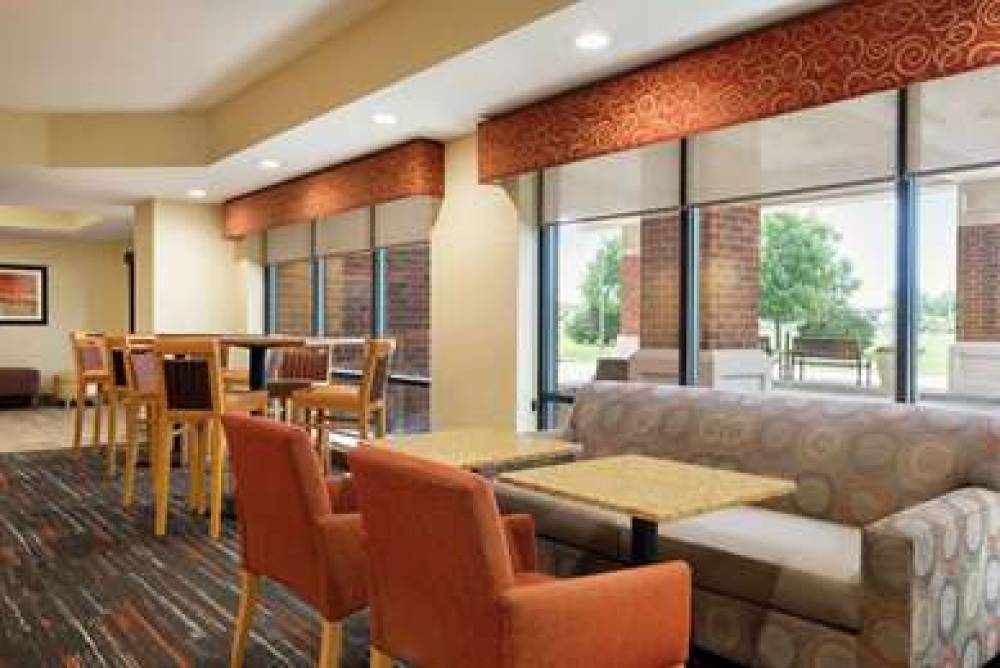 Hampton Inn West Des Moines Lake Drive 4