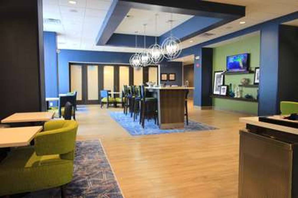 HAMPTON INN WEST PLAINS 4