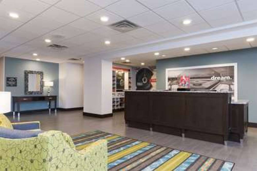 HAMPTON INN WESTFIELD 7