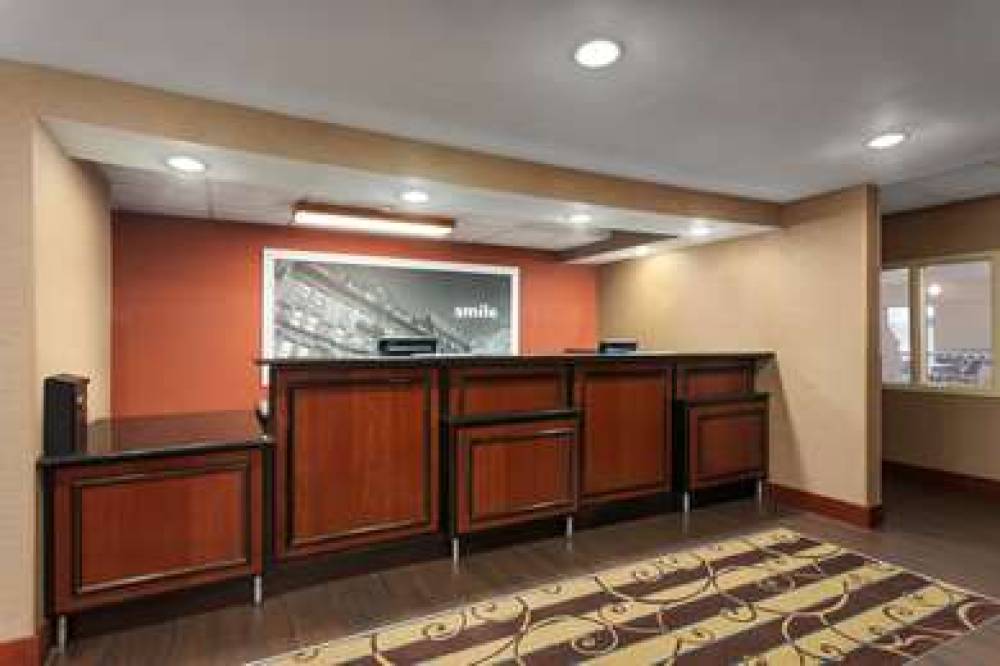 Hampton Inn Wichita East 6