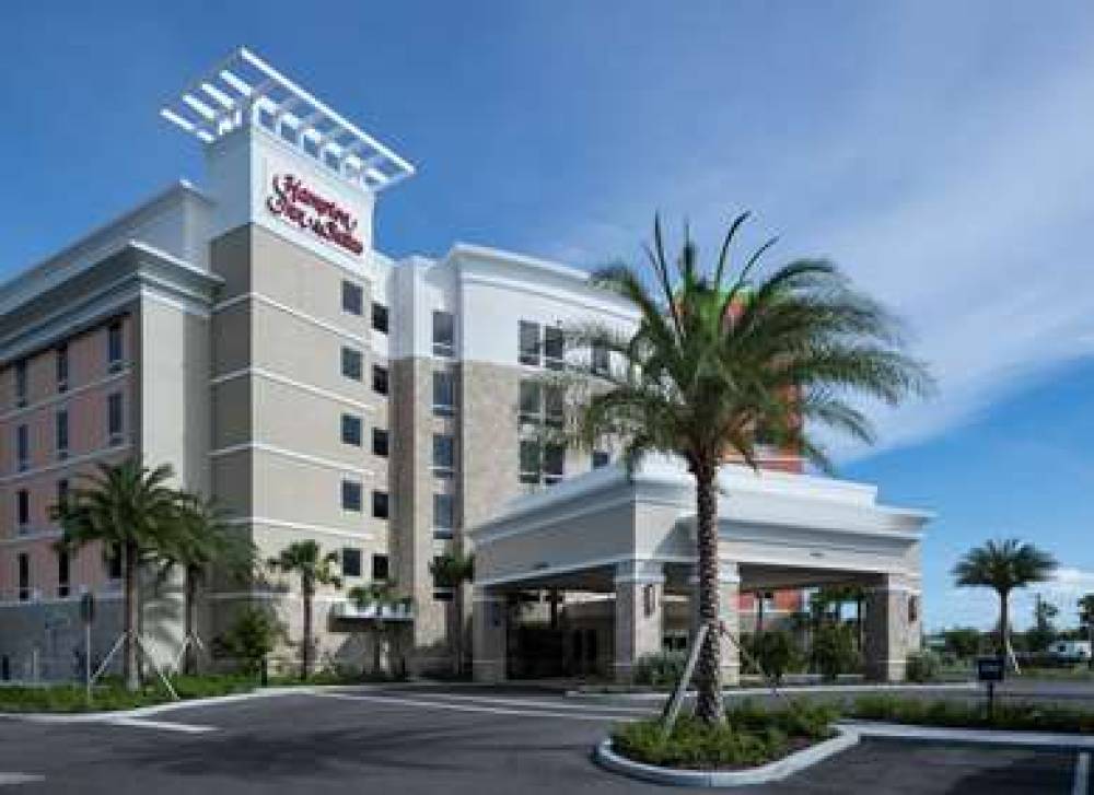 HAMTON INN AND SUITES CAPE CANAVERA 4