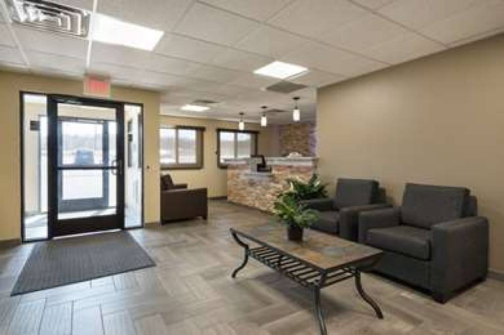 HARMONY INN AND SUITES NEW ULM 9