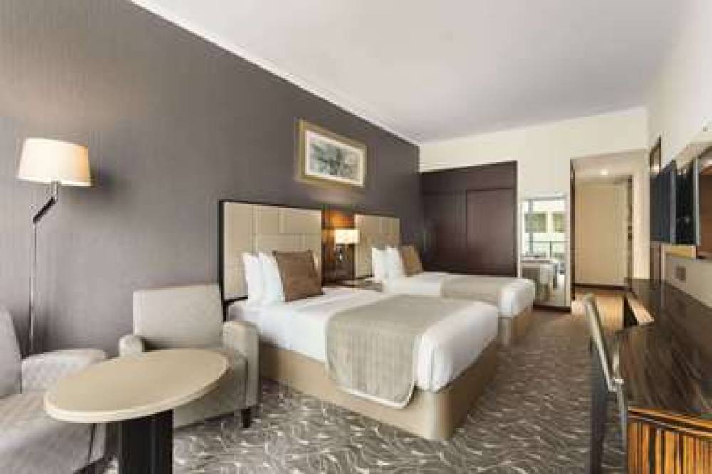 Hawthorn Suites By Wyndham Abu Dhabi City Center 6