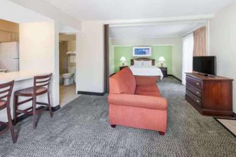 Hawthorn Suites By Wyndham Dallas Love Field Airport 9